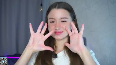 Snapshot of vvilly_wonka chatting on 10/28/25, 01:42 Ethal - thank you for thumb up online show from 10/28/25, 01:42