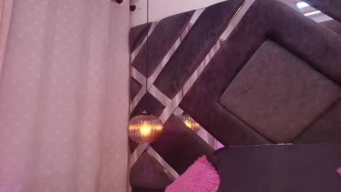 Violeta online show from 01/04/25, 03:07