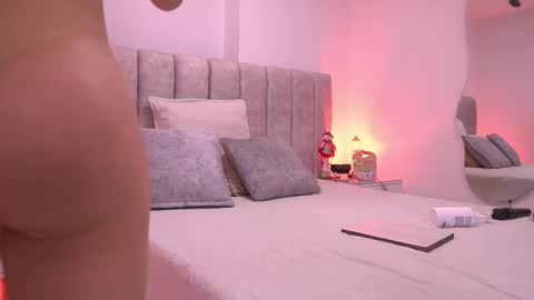 Violeta online show from 12/23/25, 03:04