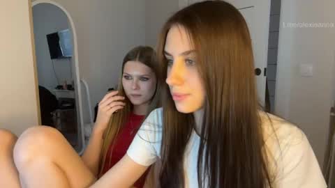 Snapshot of vx_arina chatting on 05/11/26, 02:45 Arina online show from 05/11/26, 02:45
