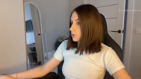 Snapshot of vx_arina chatting on 06/06/26, 11:04 Arina online show from 06/06/26, 11:04