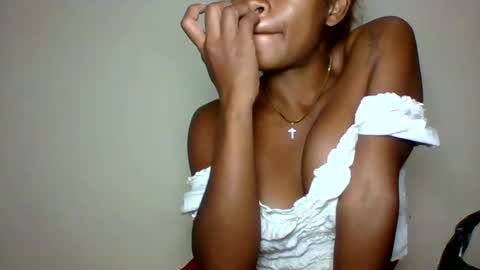 vynarahot online show from 07/29/26, 04:49