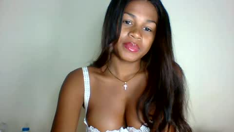 vynarahot online show from 08/05/26, 05:16