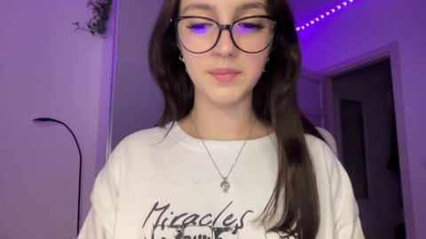 Snapshot of w33d7 chatting on 12/23/24, 12:46 Alice Before pvt write to me in PM online show from 12/23/24, 12:46