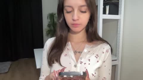 Snapshot of w33d7 chatting on 12/27/24, 10:16 Alice Before pvt write to me in PM online show from 12/27/24, 10:16