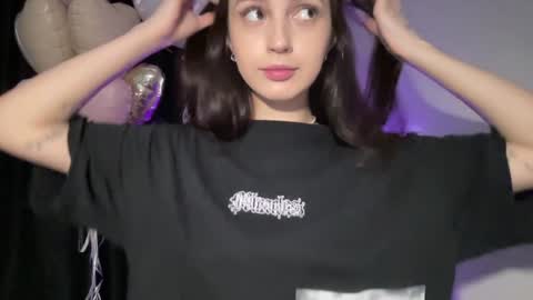 Snapshot of w33d7 chatting on 01/20/25, 01:11 Alice Before pvt write to me in PM online show from 01/20/25, 01:11