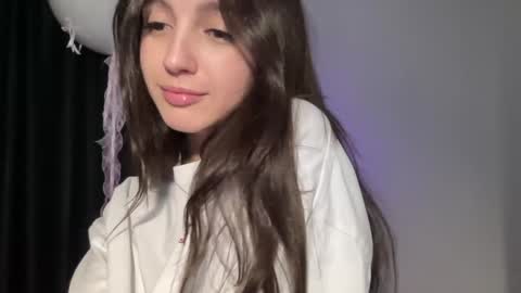 Snapshot of w33d7 chatting on 02/08/25, 01:32 Alice Before pvt write to me in PM online show from 02/08/25, 01:32