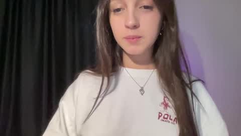 Snapshot of w33d7 chatting on 02/23/25, 09:05 Alice Before pvt write to me in PM online show from 02/23/25, 09:05