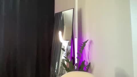 Snapshot of w33d7 chatting on 02/25/25, 12:24 Alice Before pvt write to me in PM online show from 02/25/25, 12:24