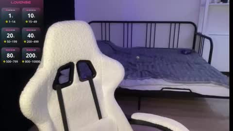 Snapshot of w33d7 chatting on 11/26/25, 09:16 Alice Before pvt write to me in PM online show from 11/26/25, 09:16