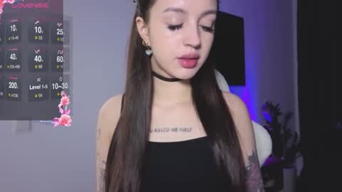 Snapshot of w33d7 chatting on 04/05/26, 09:23 Alice Before pvt write to me in PM online show from 04/05/26, 09:23