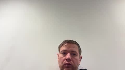 Snapshot of w919 chatting on 12/14/25, 05:40 V online show from 12/14/25, 05:40