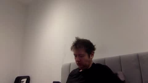 Snapshot of w919 chatting on 02/19/26, 06:53 V online show from 02/19/26, 06:53