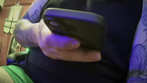 w_h_y_whohurtyou online show from 02/12/25, 07:44