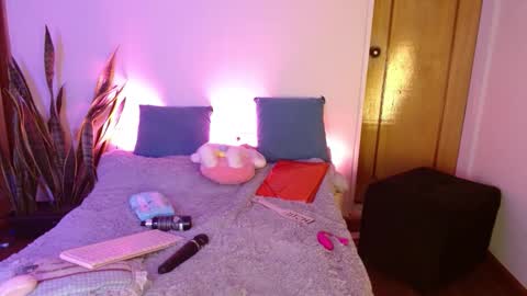 kitty SUPORT ME AND MY BABY SINGLE MOMY online show from 09/23/25, 06:05