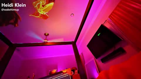 wakehimup online show from 12/17/25, 09:48