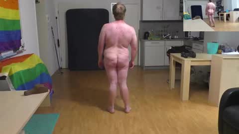 Snapshot of waldw123 chatting on 10/11/25, 01:20 Yarlim online show from 10/11/25, 01:20