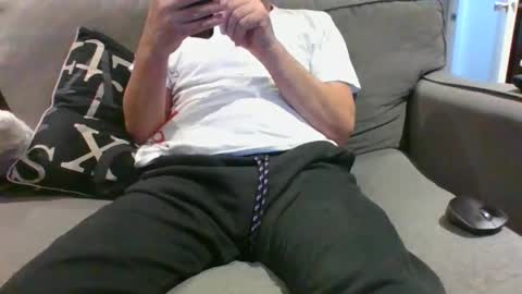 walker033 online show from 12/31/24, 02:36