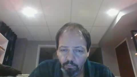 walker033 online show from 12/17/25, 04:51