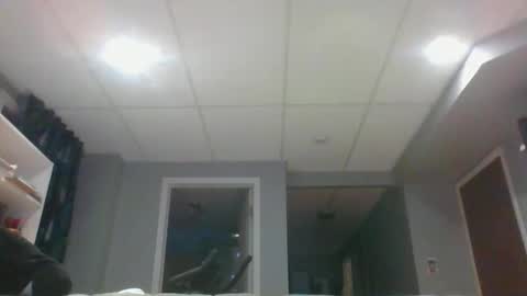 Snapshot of walker033 chatting on 12/23/25, 04:10 walker033 online show from 12/23/25, 04:10