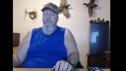 Snapshot of walkingbird chatting on 11/07/25, 11:49 walkingbird online show from 11/07/25, 11:49