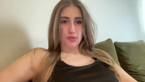 Snapshot of walkiria19 chatting on 04/09/26, 04:45 walkiria19 online show from 04/09/26, 04:45