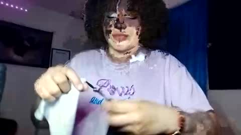 Snapshot of wallace_juli chatting on 04/15/26, 03:19 Juli online show from 04/15/26, 03:19
