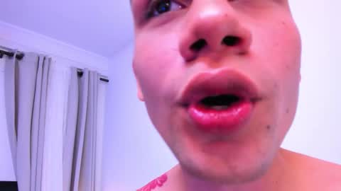 Sofia  Thiago online show from 10/15/25, 03:01