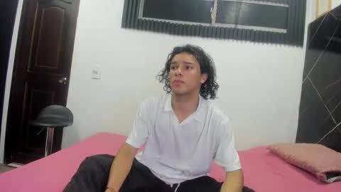 wallis_ online show from 12/03/25, 07:12