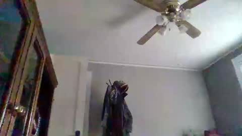 Snapshot of waltbkk chatting on 11/21/25, 06:50 Walter online show from 11/21/25, 06:50