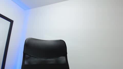 Snapshot of walter_brownn01 chatting on 01/21/25, 02:22 WALTER BROWN  online show from 01/21/25, 02:22