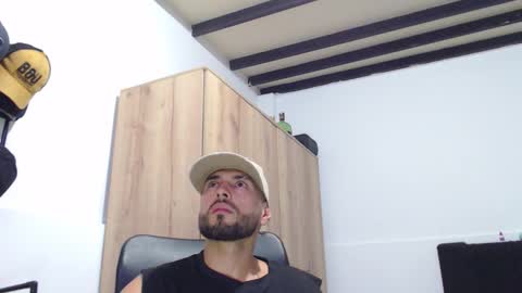 Snapshot of walter_brownn01 chatting on 10/28/25, 05:48 WALTER BROWN  online show from 10/28/25, 05:48