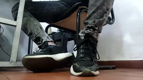Snapshot of waltherfeet_ chatting on 05/22/26, 03:50 WaltherFeet online show from 05/22/26, 03:50
