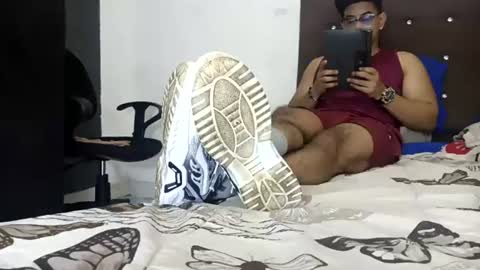 Snapshot of waltherfeet_ chatting on 06/14/26, 05:26 WaltherFeet online show from 06/14/26, 05:26