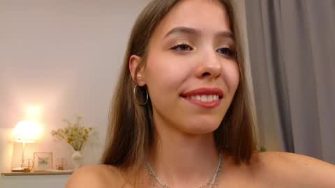 Snapshot of wanda_robinson chatting on 12/13/24, 01:48 Wendy. Hello Honeys Ill see you 2nd 5th 7th this week love you3 online show from 12/13/24, 01:48