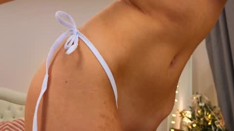 Snapshot of wanda_robinson chatting on 12/16/24, 11:07 Wendy. Hello Honeys Ill see you 2nd 5th 7th this week love you3 online show from 12/16/24, 11:07