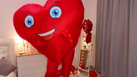 Snapshot of wanda_robinson chatting on 02/15/25, 07:06 Wendy. Hello Honeys Ill see you 2nd 5th 7th this week love you3 online show from 02/15/25, 07:06