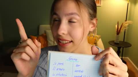 Snapshot of wanda_robinson chatting on 03/12/25, 04:35 Wendy. Hello Honeys Ill see you 2nd 5th 7th this week love you3 online show from 03/12/25, 04:35