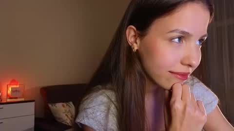 Snapshot of wanda_robinson chatting on 10/13/25, 06:08 Wendy. Hello Honeys Ill see you 2nd 5th 7th this week love you3 online show from 10/13/25, 06:08