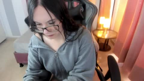Alexandra online show from 04/28/26, 06:13