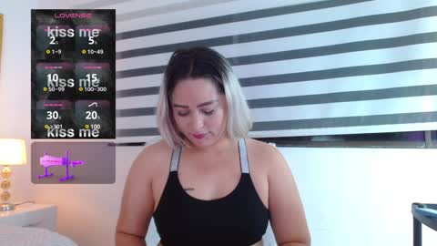 Snapshot of wandahairymilf chatting on 01/31/25, 03:41 Wanda online show from 01/31/25, 03:41