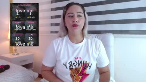 Snapshot of wandahairymilf chatting on 02/02/25, 03:43 Wanda online show from 02/02/25, 03:43