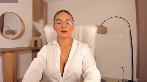 Snapshot of wandathompson_ chatting on 03/03/26, 11:05 Wanda online show from 03/03/26, 11:05