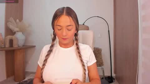 Snapshot of wandathompson_ chatting on 03/17/26, 10:07 Wanda online show from 03/17/26, 10:07