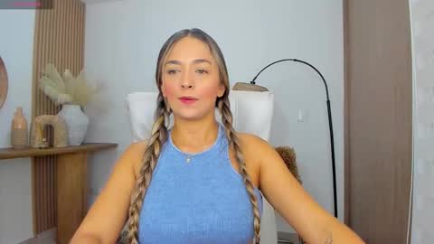 Snapshot of wandathompson_ chatting on 03/20/26, 10:09 Wanda online show from 03/20/26, 10:09