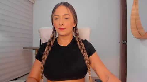 Snapshot of wandathompson_ chatting on 04/08/26, 10:04 Wanda online show from 04/08/26, 10:04