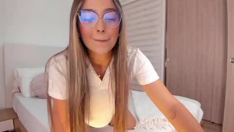 Snapshot of wandathompson_ chatting on 06/02/26, 11:01 Wanda online show from 06/02/26, 11:01
