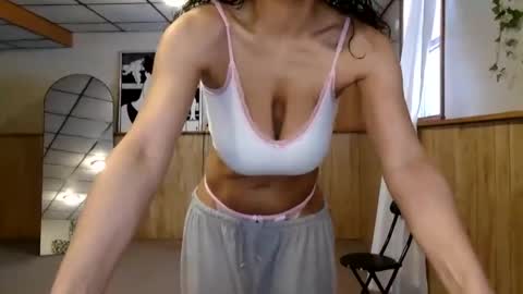 Snapshot of wanderlustgaal chatting on 02/04/26, 01:06 wanderlustgaal online show from 02/04/26, 01:06