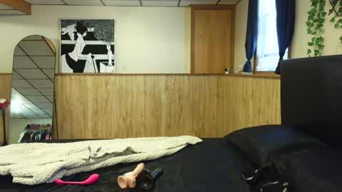Snapshot of wanderlustgaal chatting on 07/10/26, 01:03 wanderlustgaal online show from 07/10/26, 01:03