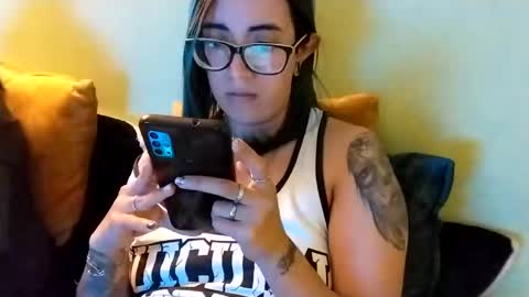 Snapshot of waningrosee chatting on 01/03/25, 11:23 Waningrose Lu online show from 01/03/25, 11:23